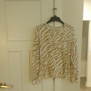 Time and Tru Cream and Tan Patterned Top